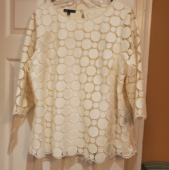 Women's top - Picture 3 of 5